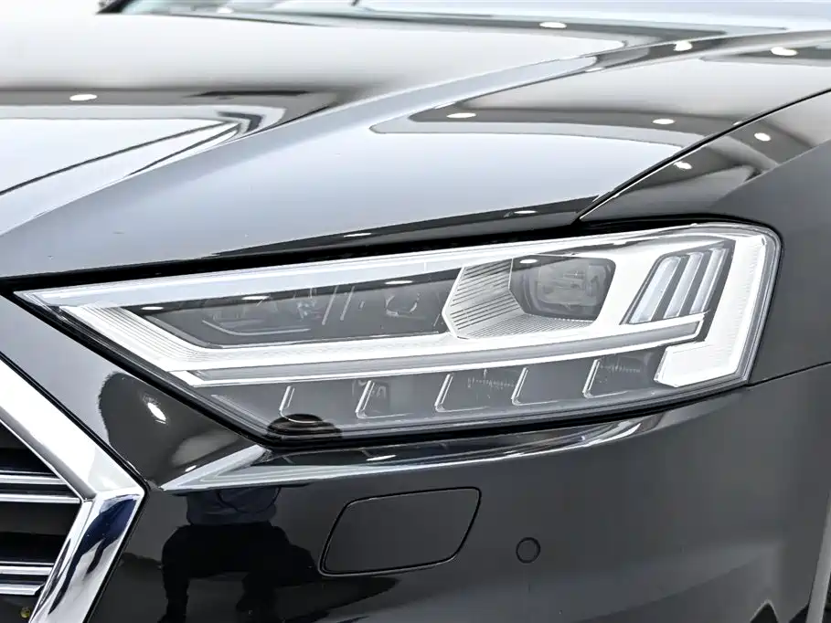 Audi A8L 60 TFSIe quattro Collector's Edition