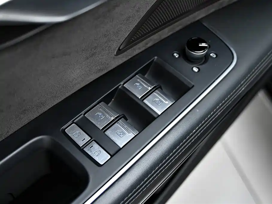 Audi A8L 60 TFSIe quattro Collector's Edition