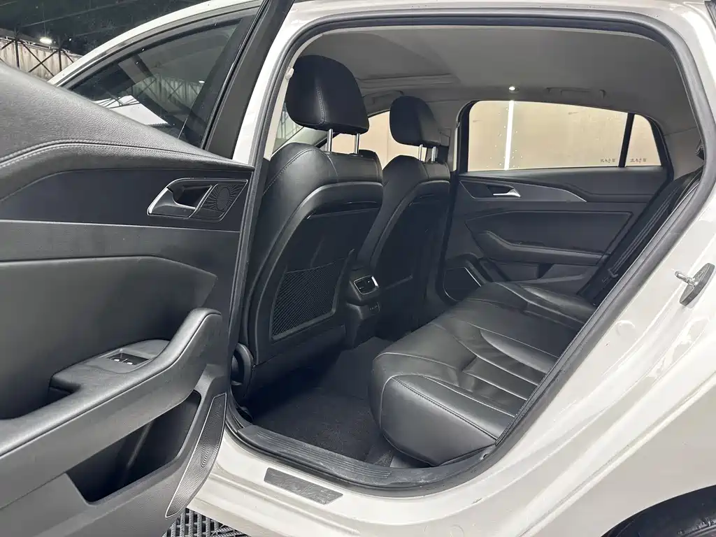Hongqi H5 2020 1.5T DCT Qiyun Edition