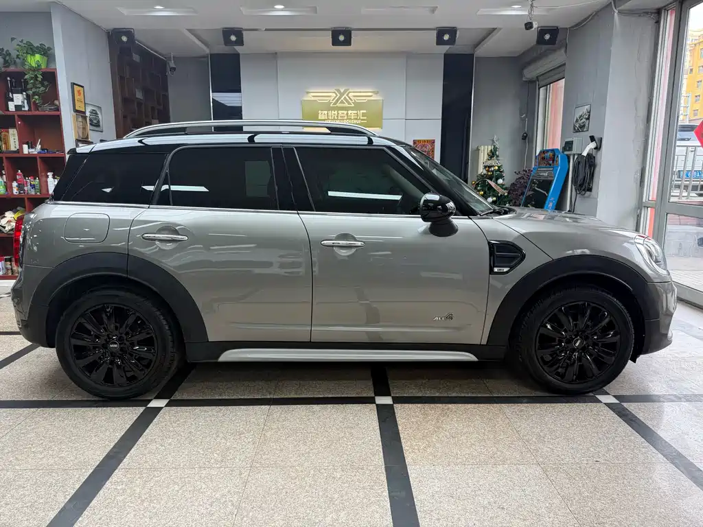 MINI Countryman 2018 1.5T COOPER ALL4 Artist
