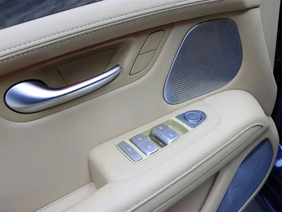 AITO M5 2022 EREV AWD Ultimate Edition