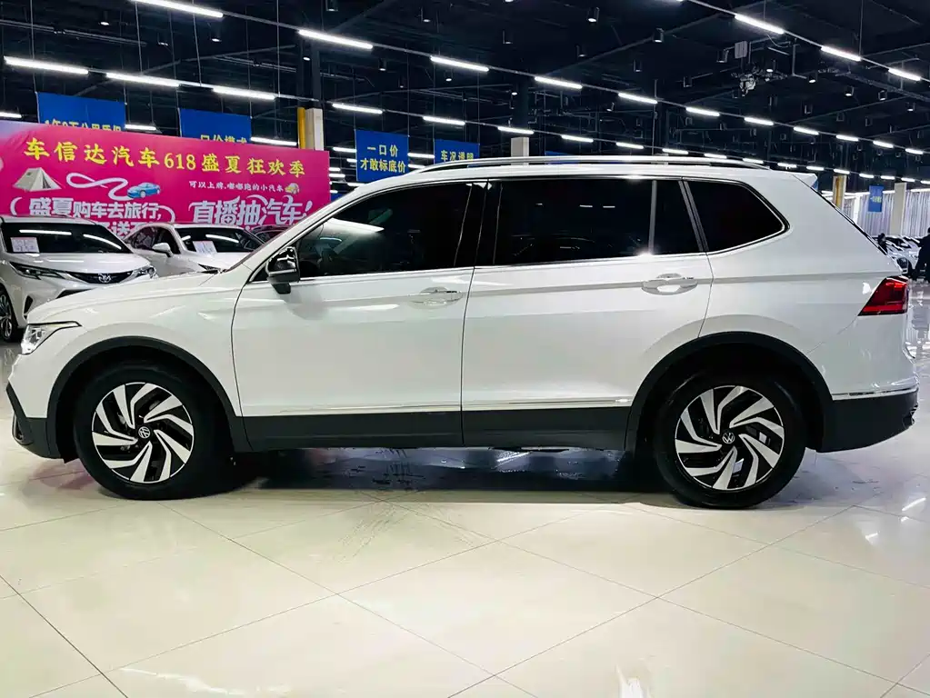 Tiguan L 2024 model 300TSI Automatic FWD Smart Edition