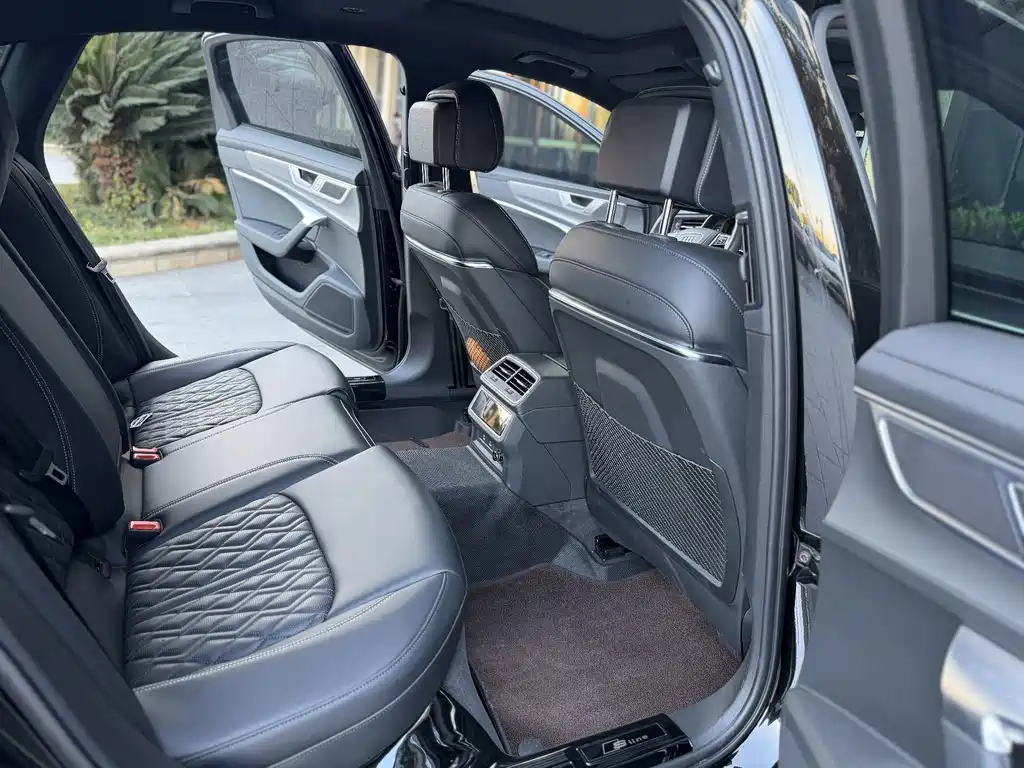 Audi A6L 2025 45 TFSI Zhenxuan Dynamic Edition