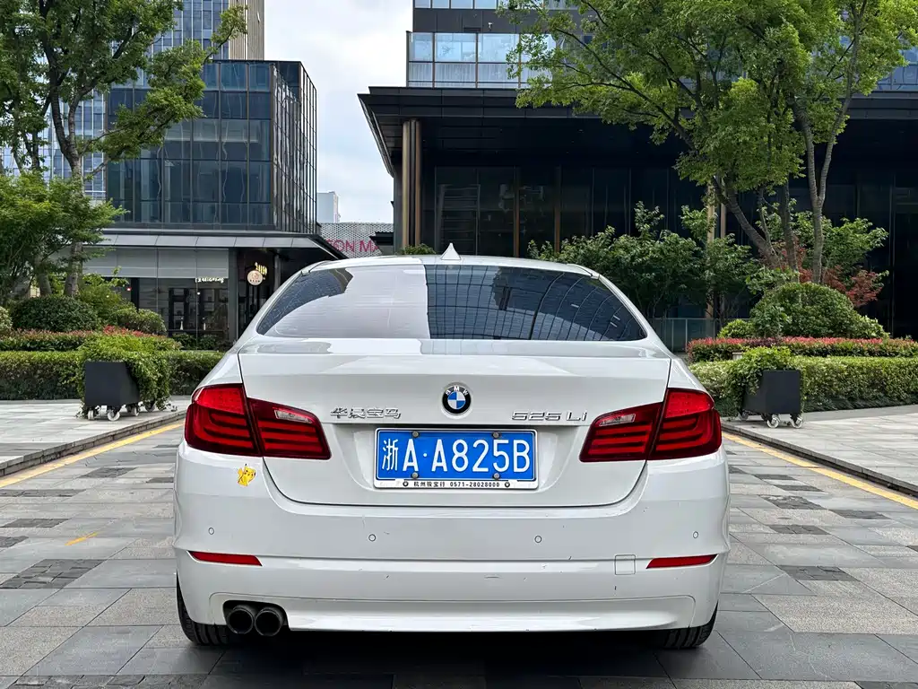 BMW 5 Series 2013 525Li Leading Edition