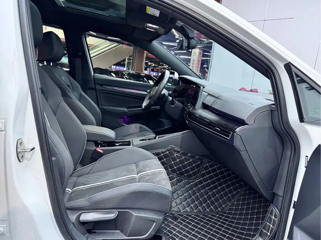 Golf 2023 Facelift 280TSI DSG R-Line Lite