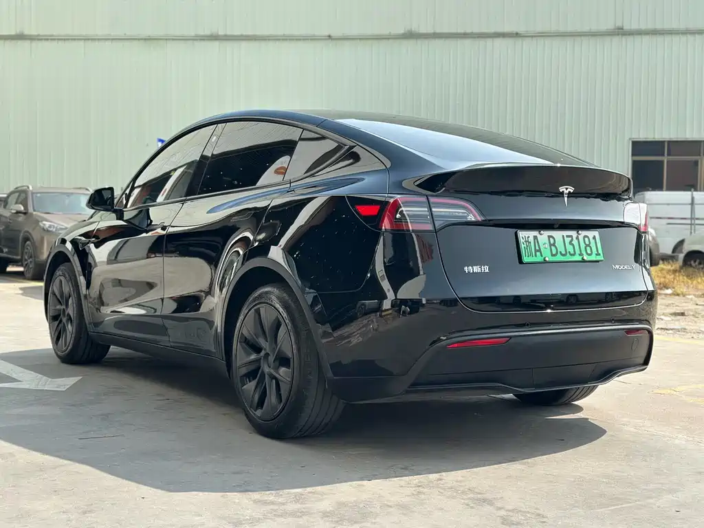 Tesla Model Y 2023 RWD