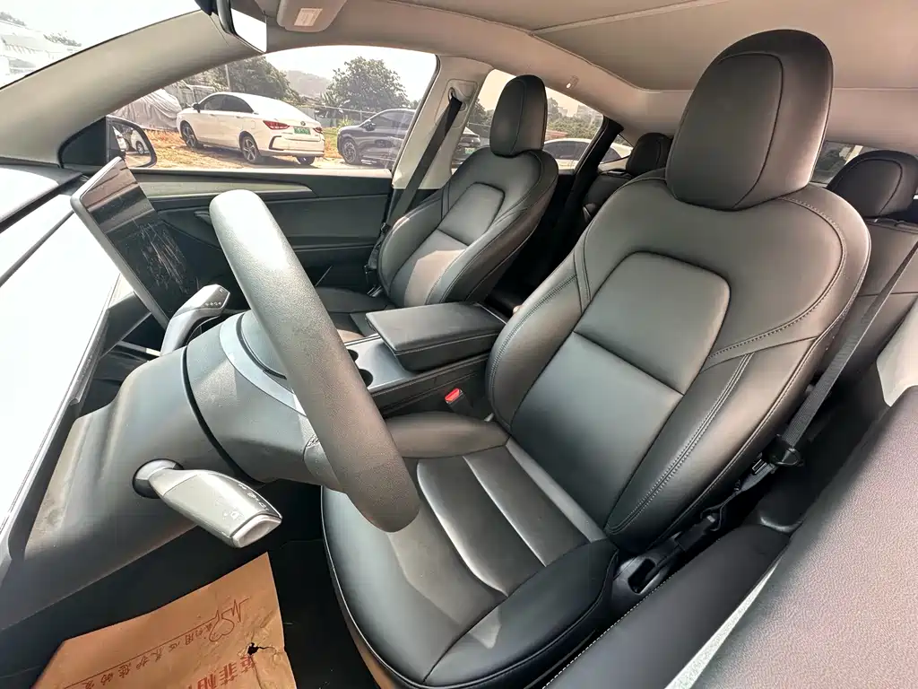 Tesla Model Y 2023 RWD