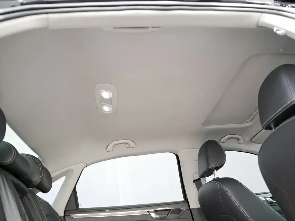 Volkswagen Passat 2017 330TSI DSG Yuzun Edition