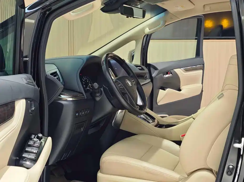 Alphard 2021 Hybrid 2.5L Premium Edition
