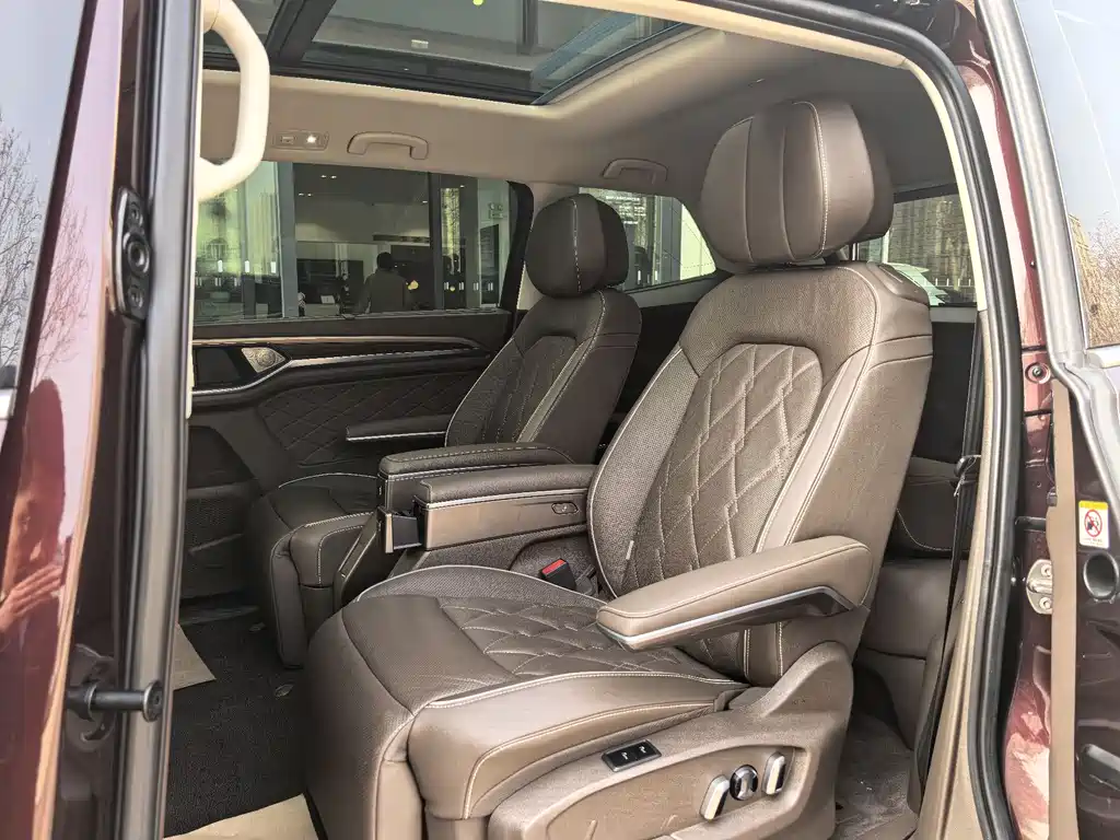 Viloran 2020 380TSI Premium