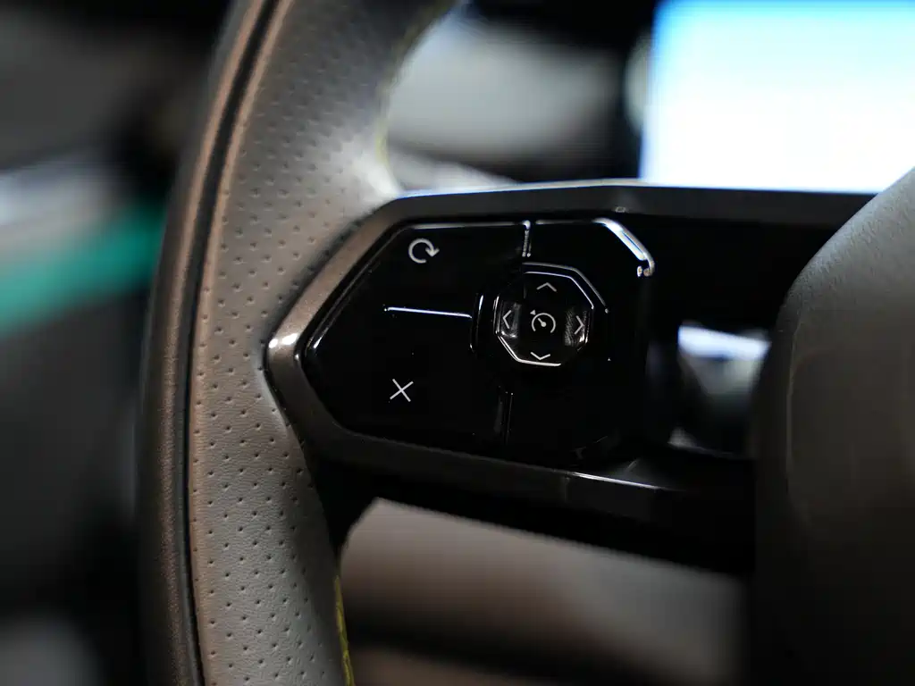 Lynk & Co 08 EM-P 2023 220km AWD Performance Halo