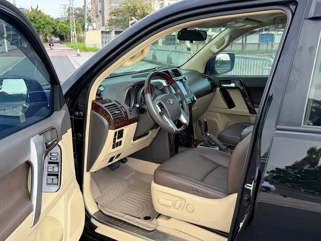 Toyota Prado 2015 4.0L Middle East Edition