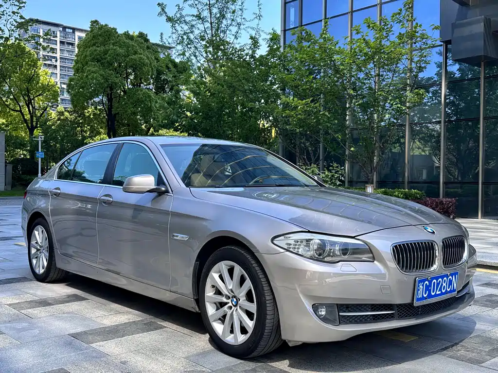 BMW 5 Series 2013 530Li Leading Edition