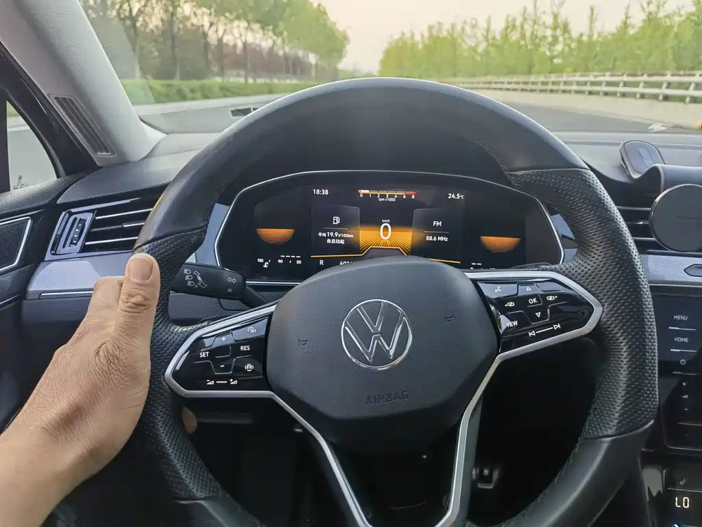 Volkswagen Magotan 2023 2 Million Units Commemorative Edition 330TSI DSG Leading Edition