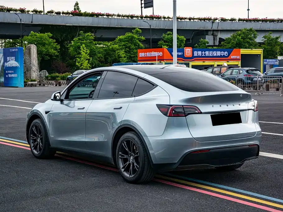 Model Y 2023 Rear-Wheel Drive