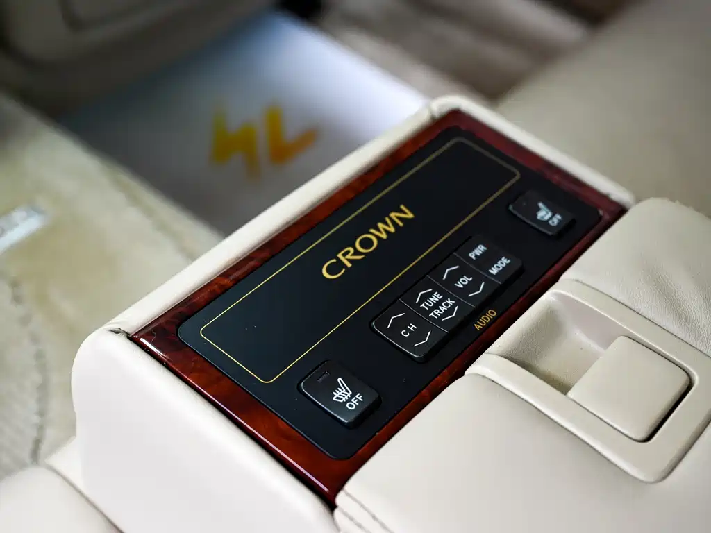 Toyota Crown 2012 2.5L Royal Leather Edition