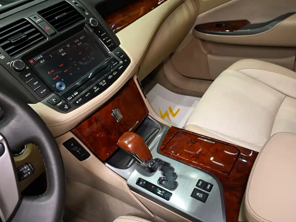 Toyota Crown 2012 2.5L Royal Leather Edition
