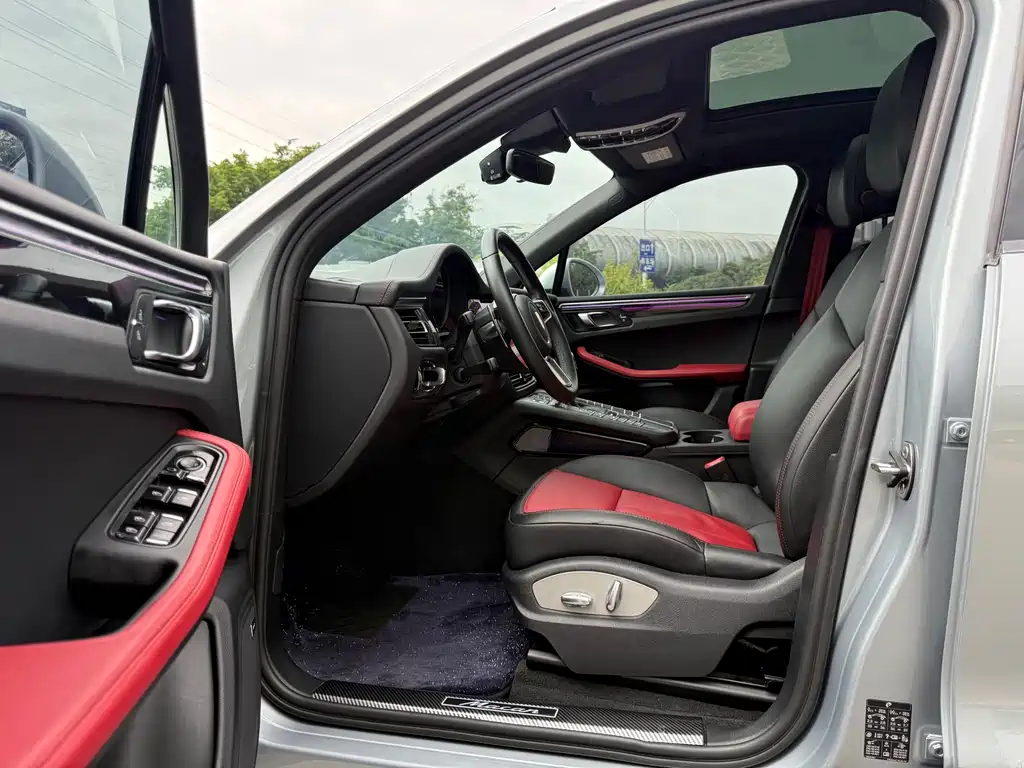 2021 Porsche Macan 2.0T