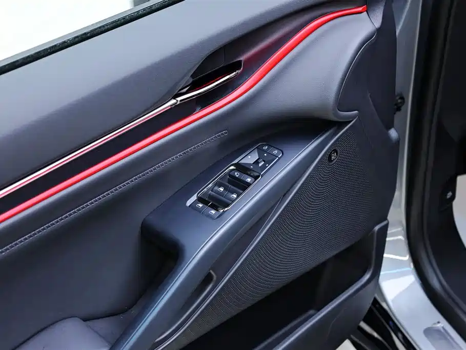 Ford Mondeo 2025 2.0T EcoBoost E-Hybrid Sport Edition ST-Line