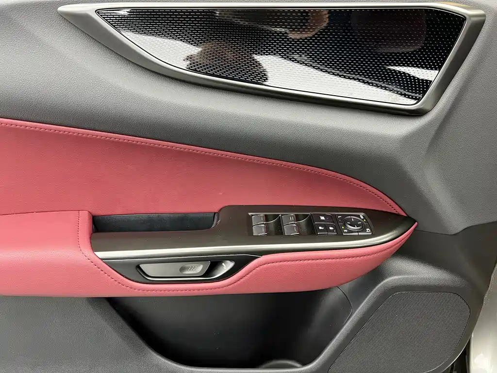 Lexus NX 2025 200 FUN