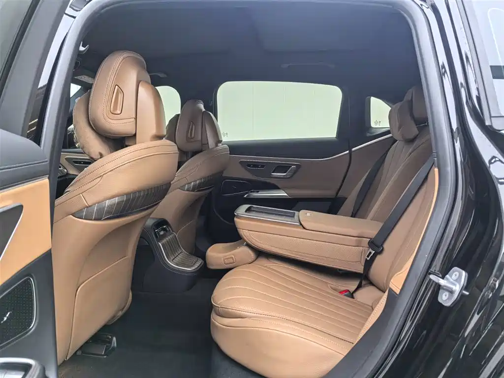 Mercedes-Benz E-Class 2025 E 300 L Fashion Edition