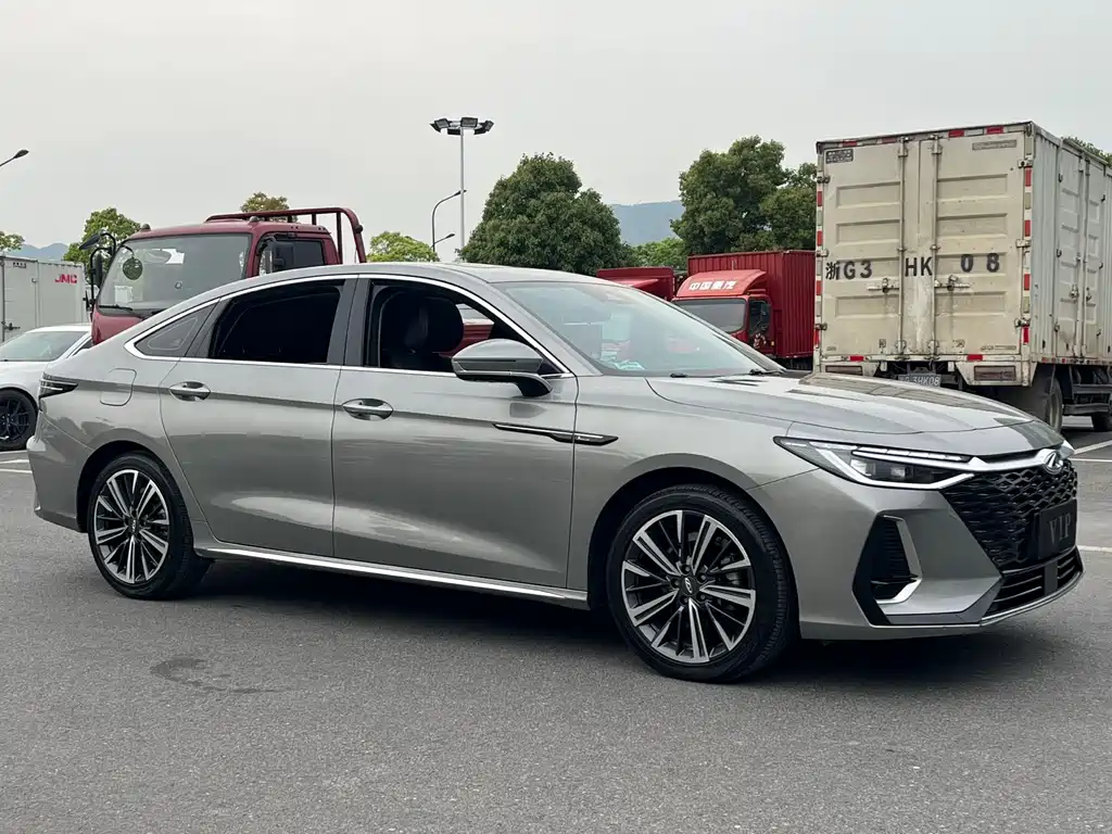 Chery Arrizo 8