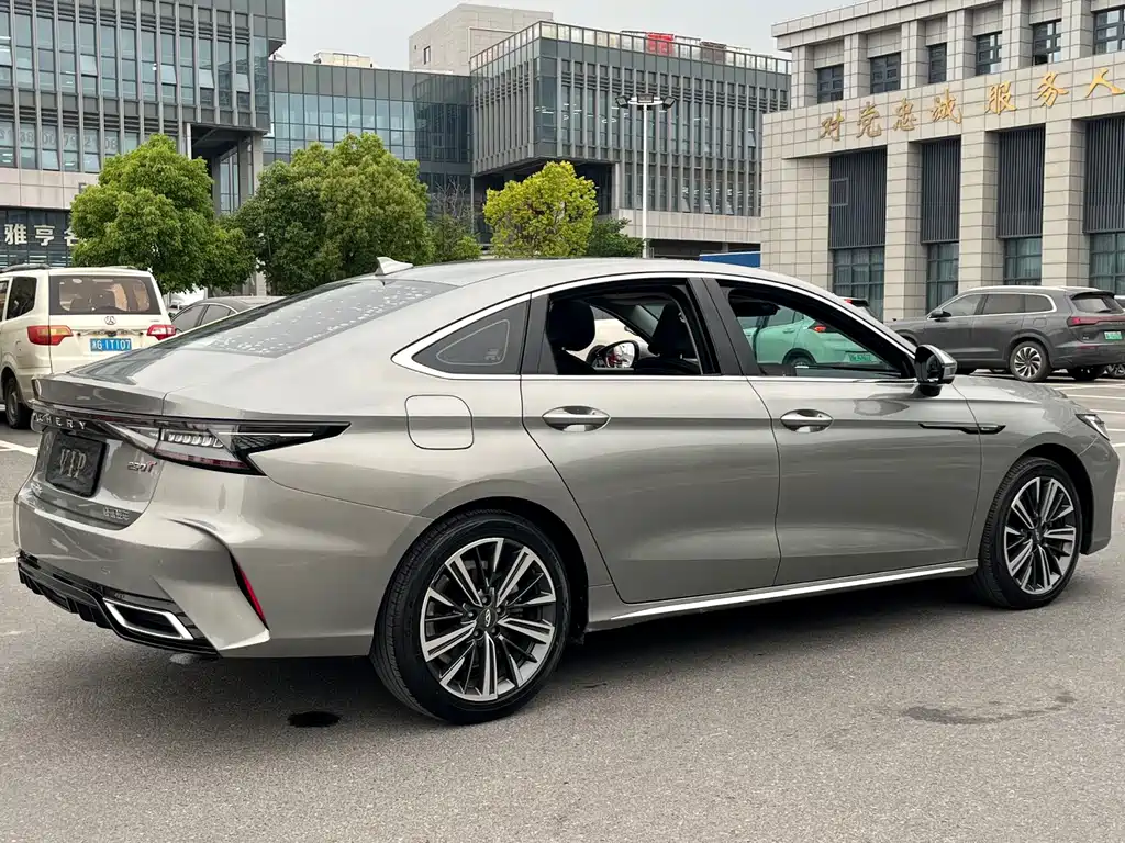 Chery Arrizo 8