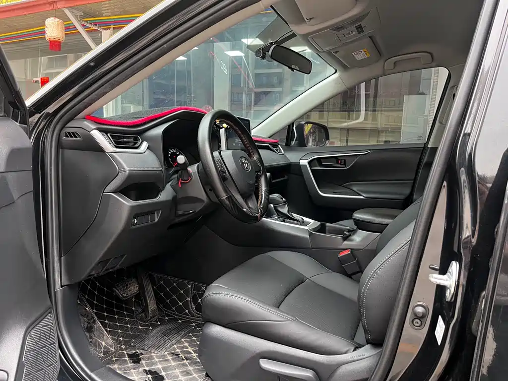 Wildlander 2022 Facelift 2.0L CVT FWD Leading Edition