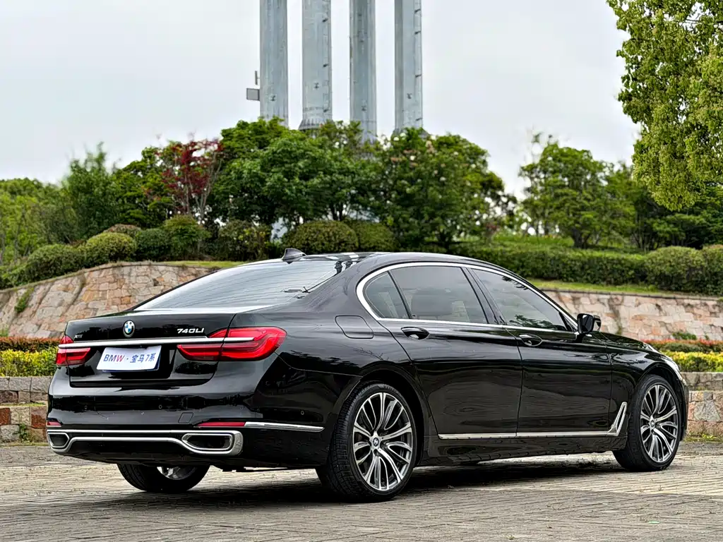 BMW 7 Series 2018 740Li xDrive Executive Edition Excellence Package