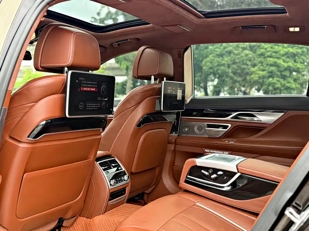 BMW 7 Series 2018 740Li xDrive Executive Edition Excellence Package