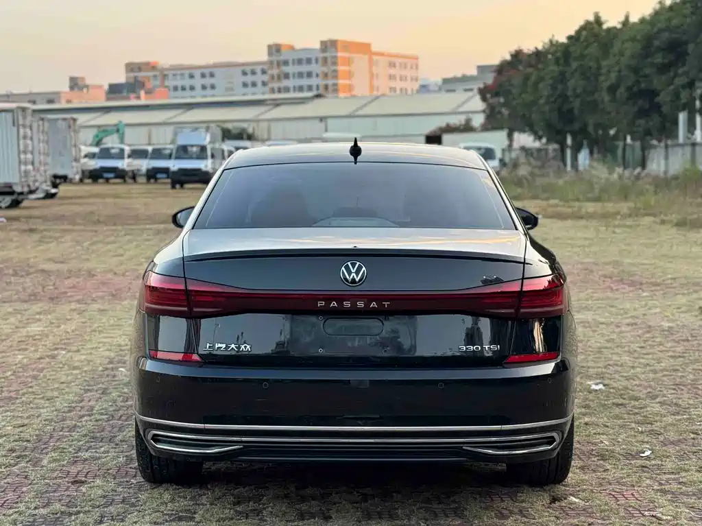 Volkswagen Passat 2022 330TSI Starlight Elite Edition