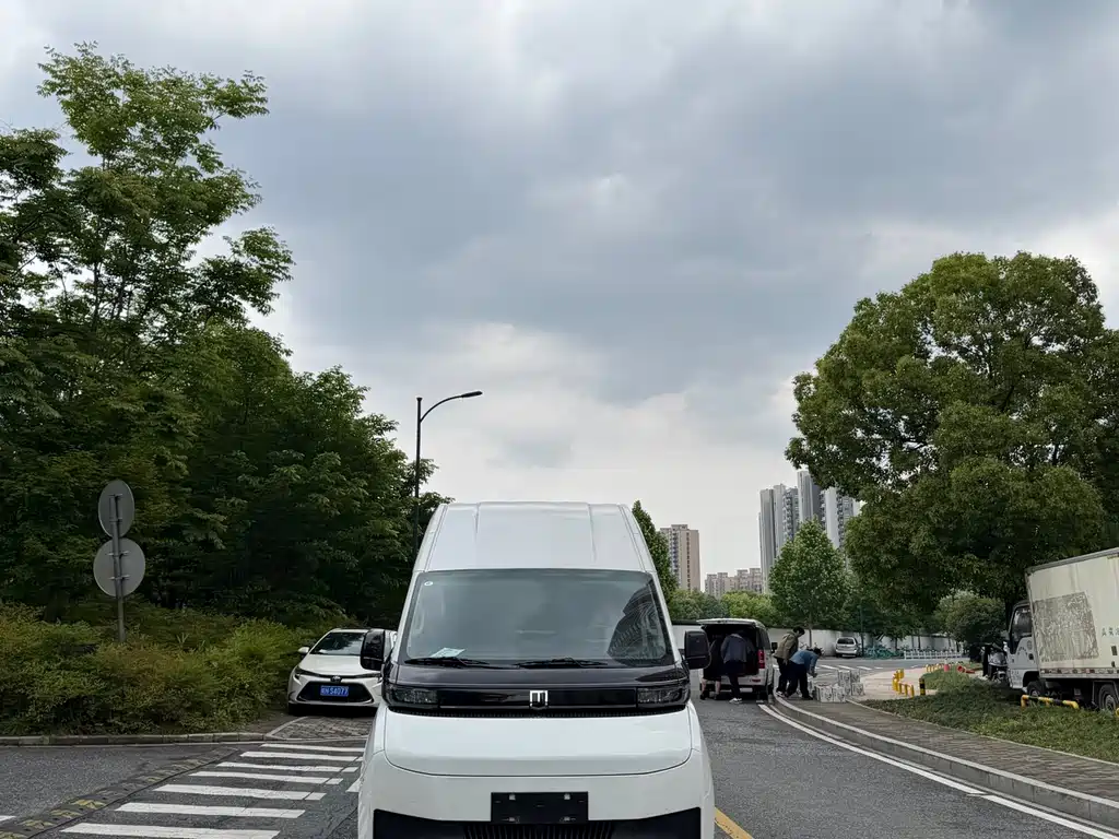 Farizon Super VAN 2025 Jingcheng Edition Medium Wheelbase High Roof 51kWh