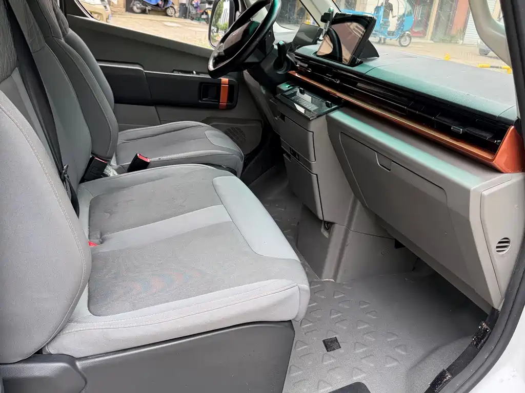Farizon Super VAN 2025 Jingcheng Edition Medium Wheelbase High Roof 51kWh