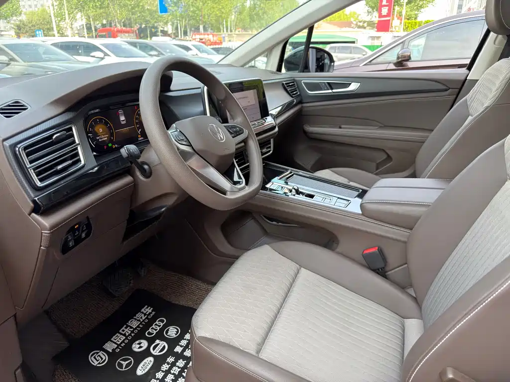 Viloran 2024 330TSI Business Edition
