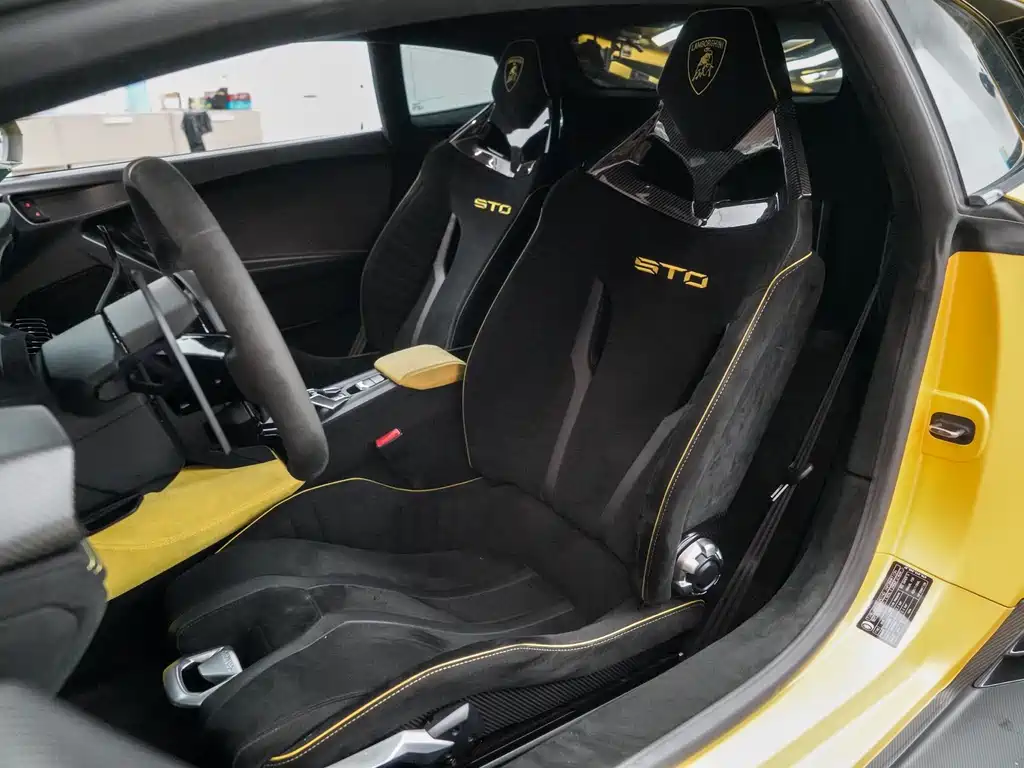 Lamborghini Huracán STO 2021