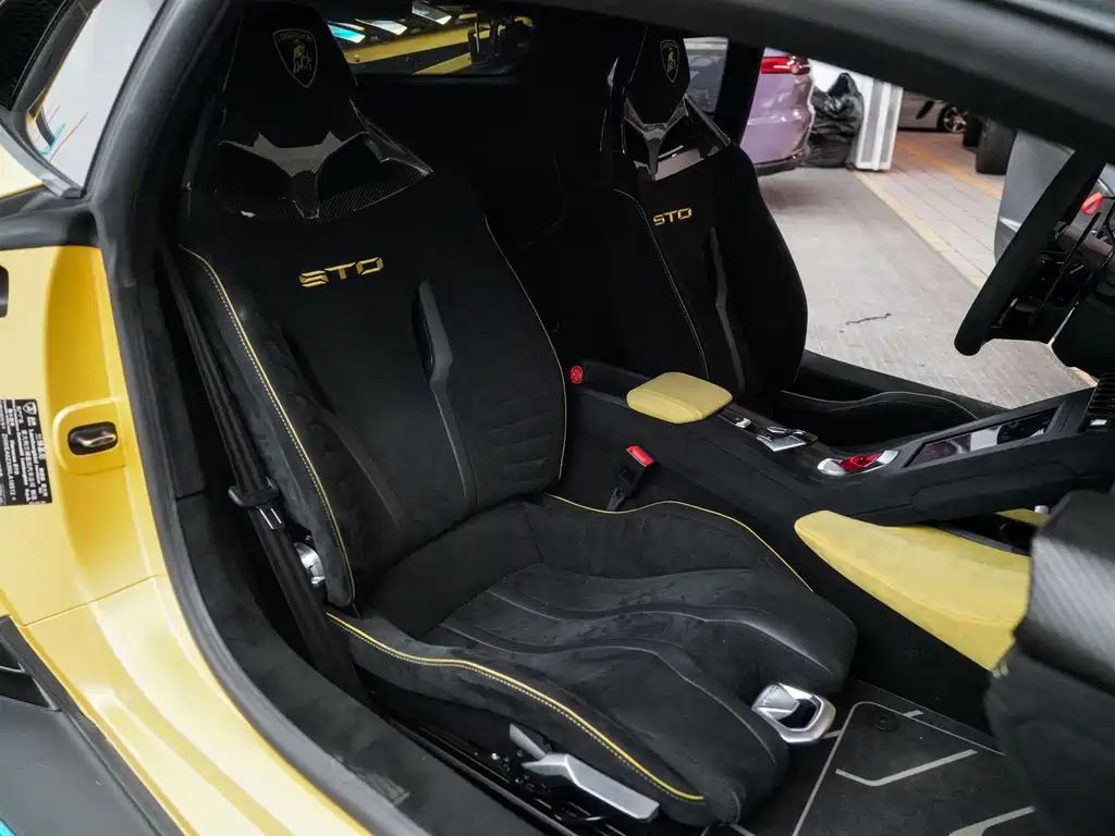 Lamborghini Huracán STO 2021