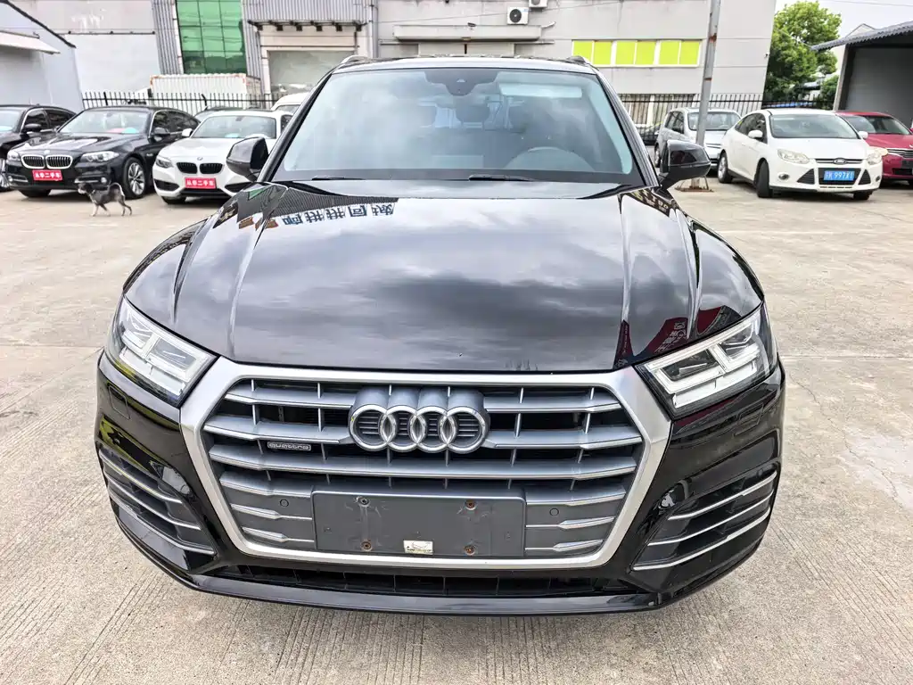 Audi Q5L 2018 40 TFSI Fashion Edition China VI