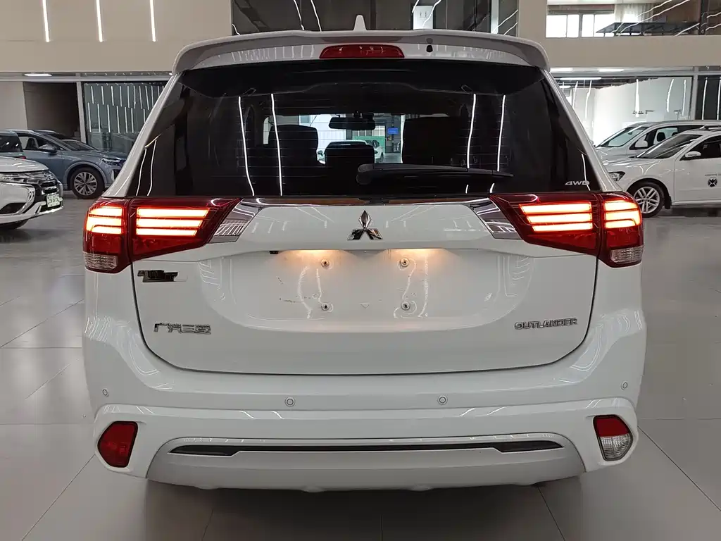 Mitsubishi Outlander 2020 2.4L 4WD Zhi Xiang Edition 5-Seater