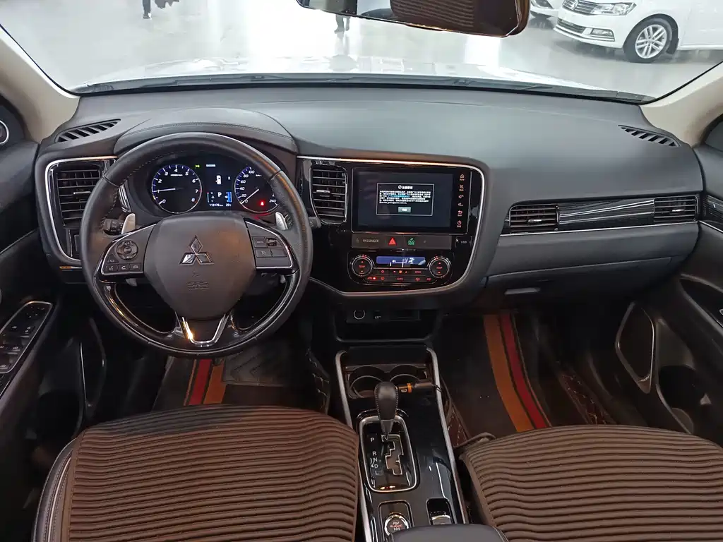 Mitsubishi Outlander 2020 2.4L 4WD Zhi Xiang Edition 5-Seater