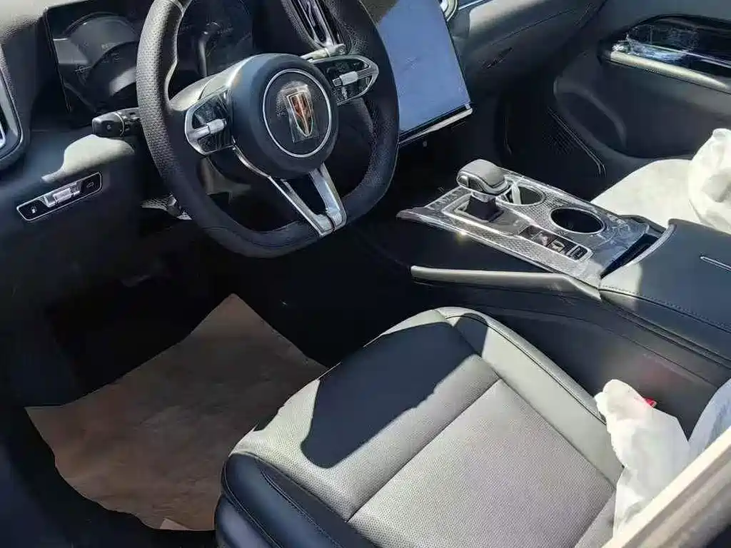 Hongqi HS3 PHEV 2025 117km Jinwei PLUS Edition
