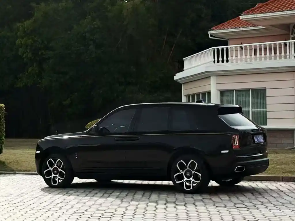 Rolls-Royce Cullinan 2018 Four-Seater