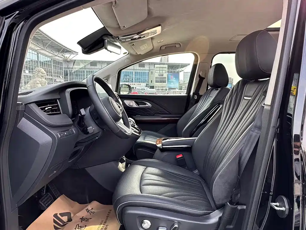 Hongqi HQ9 2023 2.0T Intelligent Connected Qiling Edition