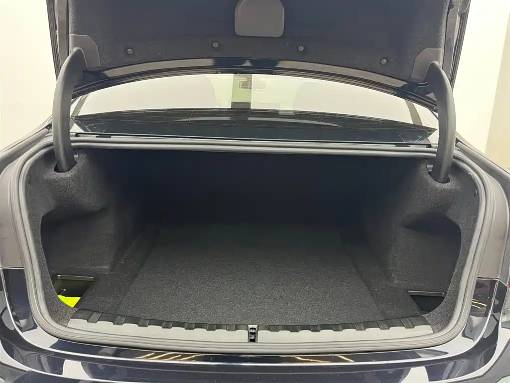 BMW 3 Series 2024 325Li M Sport Package