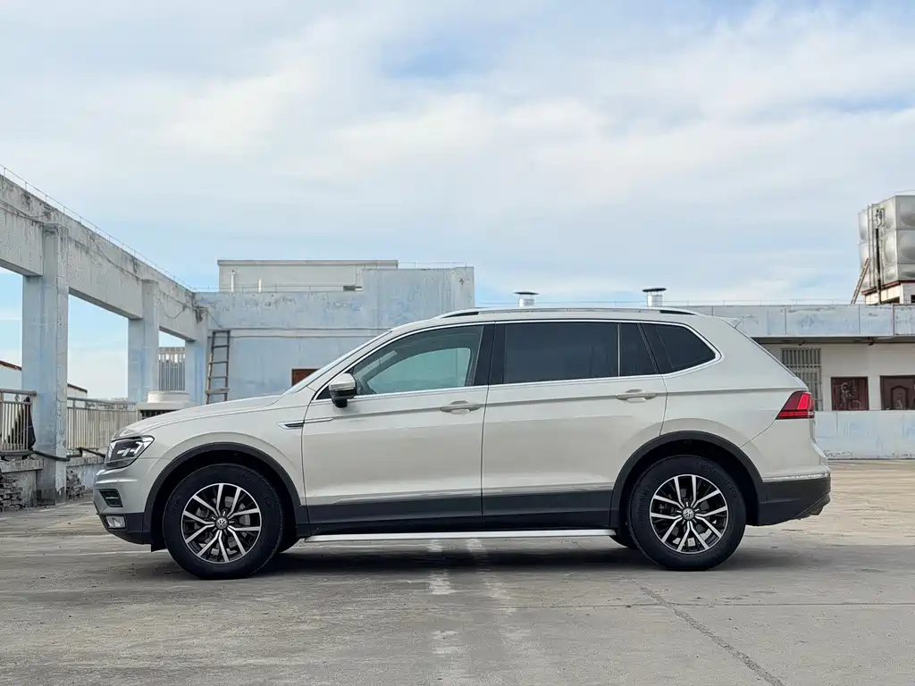 Tiguan L 2017 330TSI Automatic FWD Luxury Edition