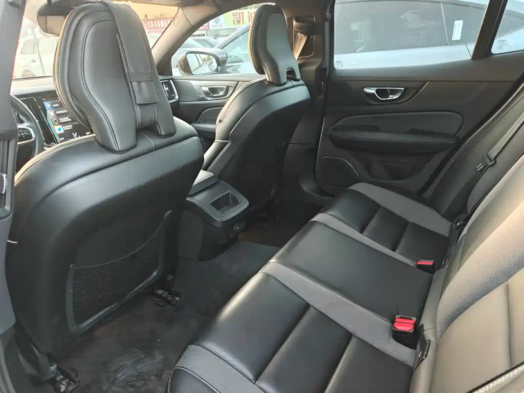 Volvo S60 2021 T4 Zhiyuan Sports Edition