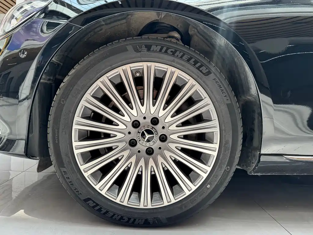 Mercedes-Benz E-Class 2023 E 300 L Fashion Edition