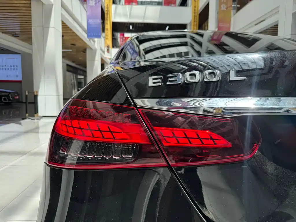 Mercedes-Benz E-Class 2023 E 300 L Fashion Edition
