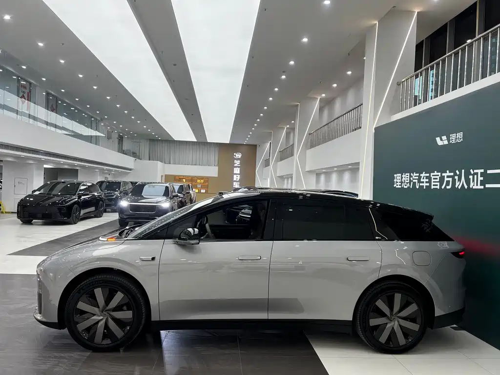 Li Auto i6 2025 AWD Standard Edition
