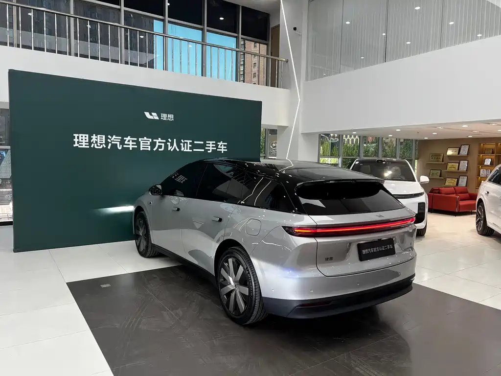 Li Auto i6 2025 AWD Standard Edition