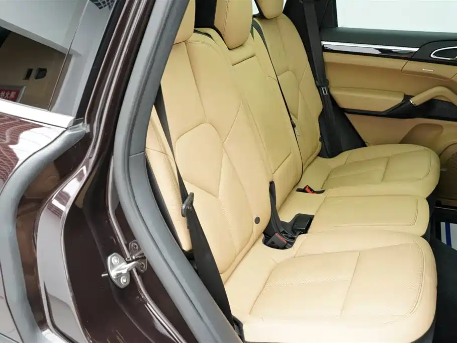 Porsche Cayenne 2014 Cayenne Platinum Edition 3.0T